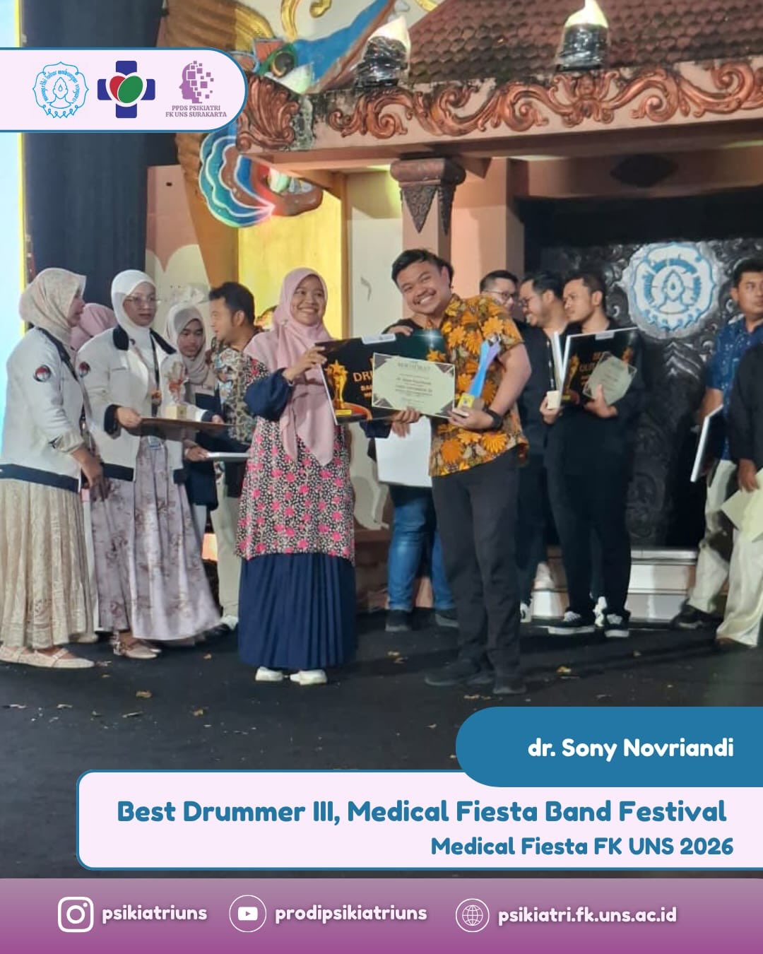 Selamat kepada dr. Sony Novriandi atas pencapaian sebagai Best Drummer III dalam MedFest Band Festival rangkaian Medical Fiesta FK UNS 2026 🥁✨
Prestasi ini menjadi bukti dedikasi, konsistensi, dan passion dalam bermusik yang terus diasah di tengah kesibukan. Setiap ritme yang dimainkan tidak hanya menjaga harmoni, tetapi juga menghidupkan energi dan semangat dalam setiap penampilan.
Semoga pencapaian ini menjadi langkah untuk terus berkembang, berkarya, dan menginspirasi di berbagai kesempatan ke depan 🎶🌿
#MedicalFiesta2026 #MedFestBandFestival #BestDrummer #PsikiatriUNSsemakinMenyala